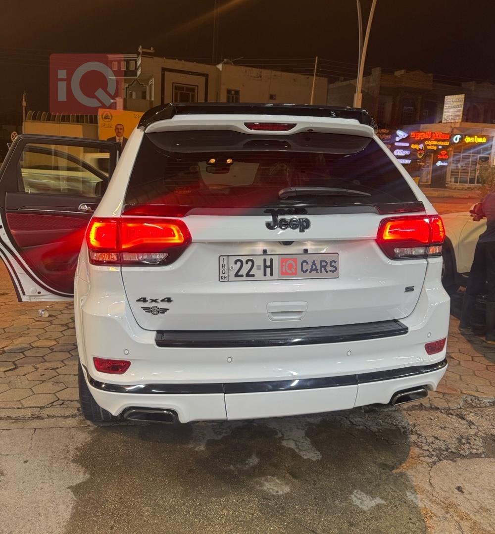 جیپ گراند شیرۆکی